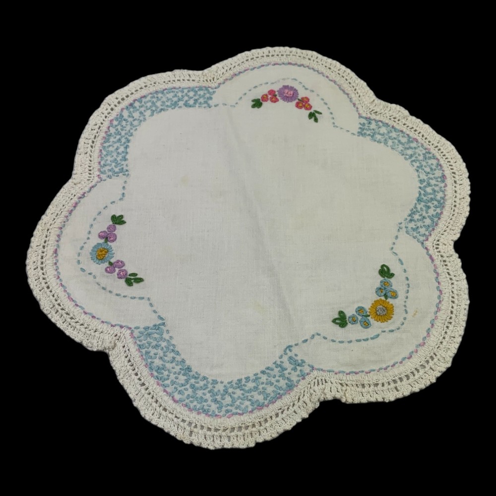 Vintage Dollies Flower Hand Stitched Embroidered Vanity Dresser Table 11" Star